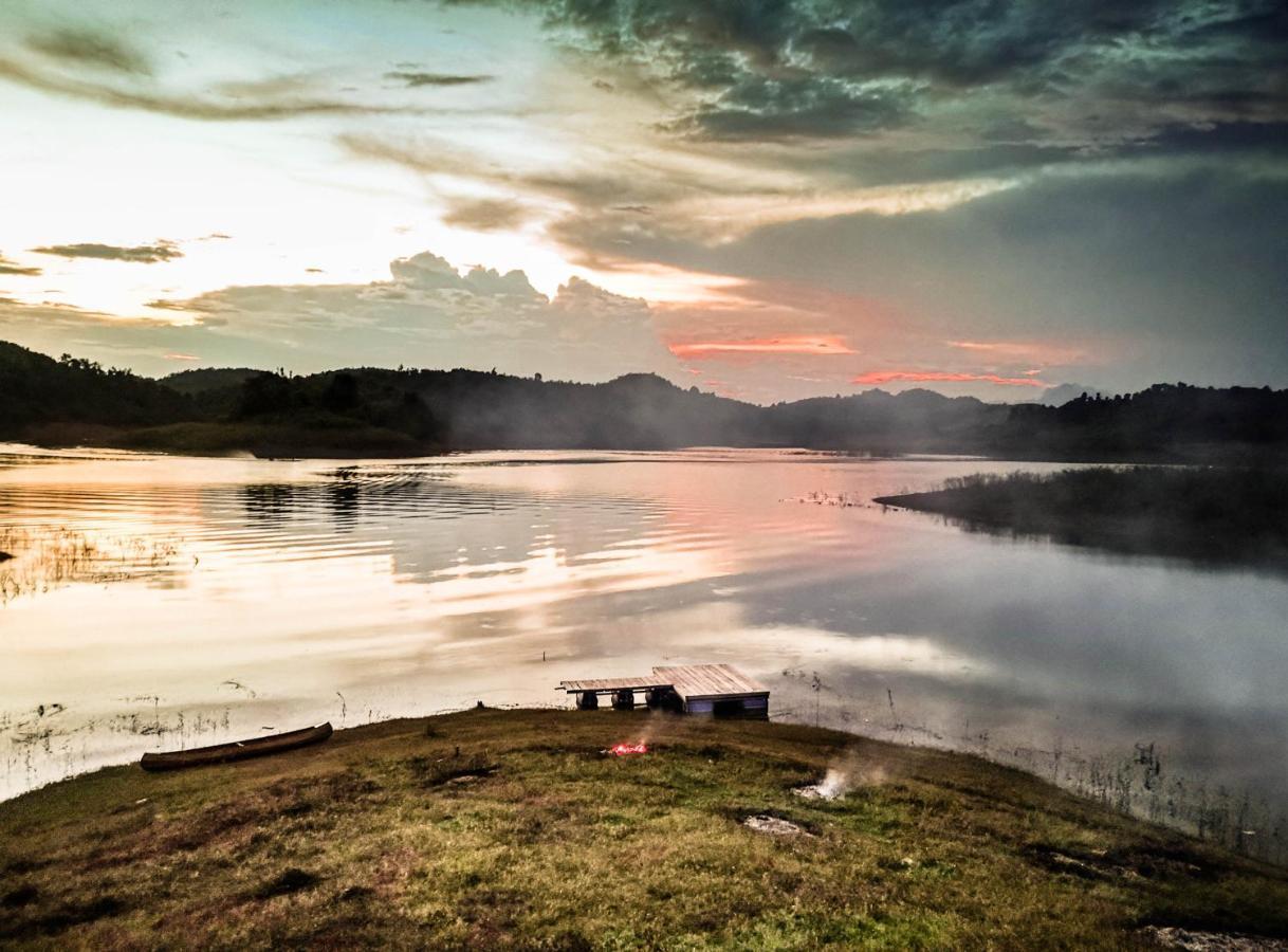 Sunset Nam Ngum Resort Vangviang Kültér fotó