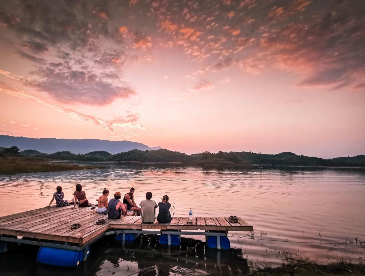Sunset Nam Ngum Resort Vangviang Kültér fotó