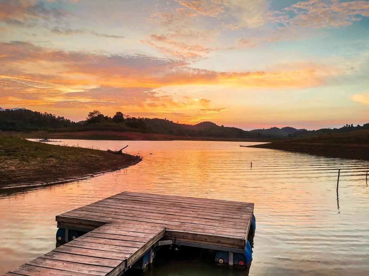Sunset Nam Ngum Resort Vangviang Kültér fotó