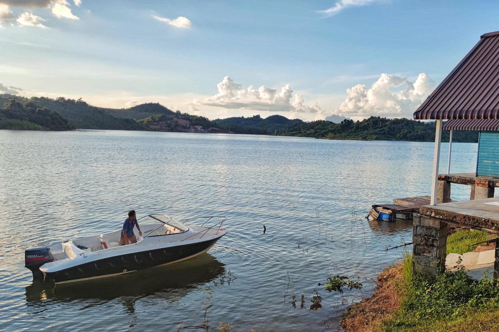 Sunset Nam Ngum Resort Vangviang Kültér fotó