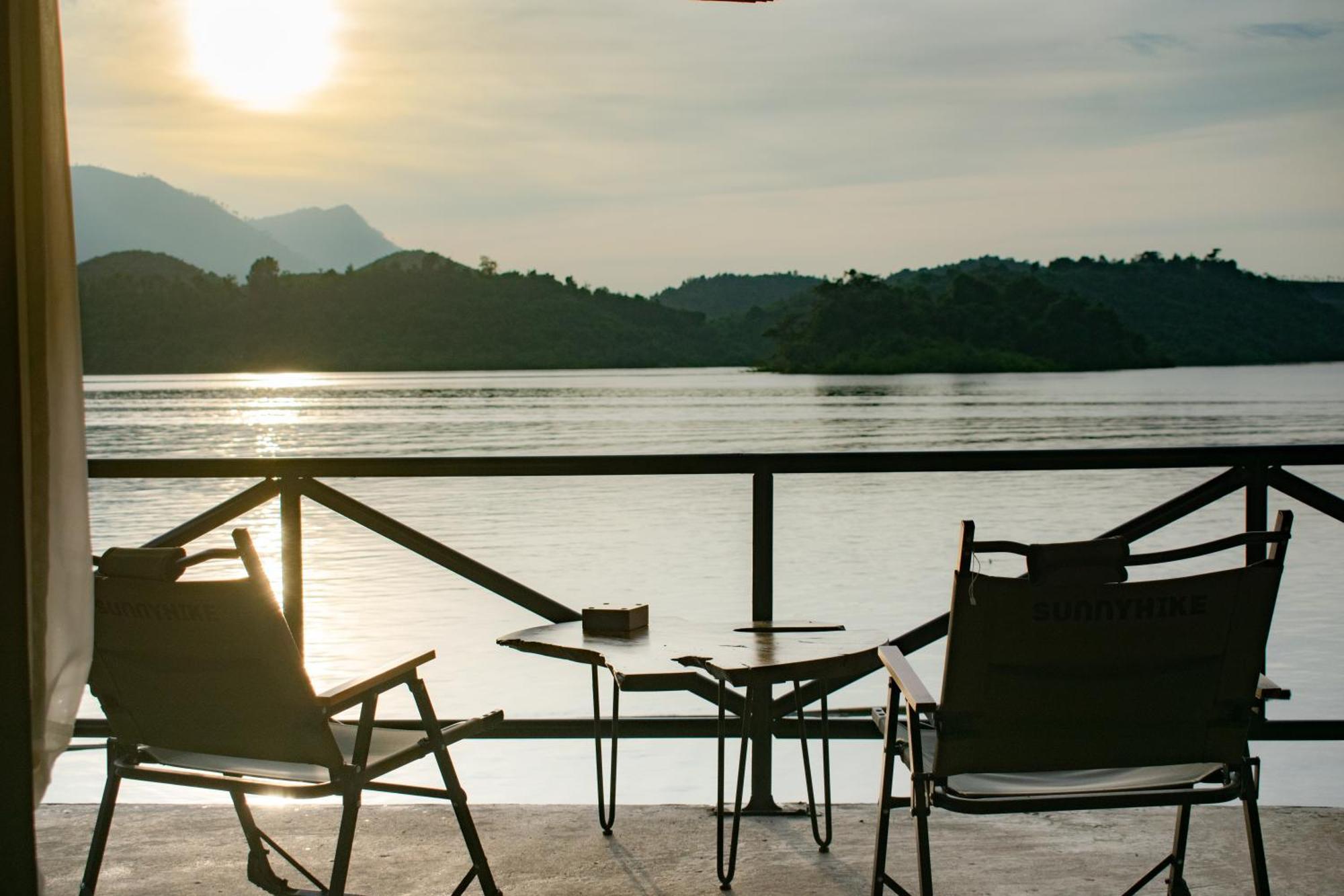 Sunset Nam Ngum Resort Vangviang Kültér fotó