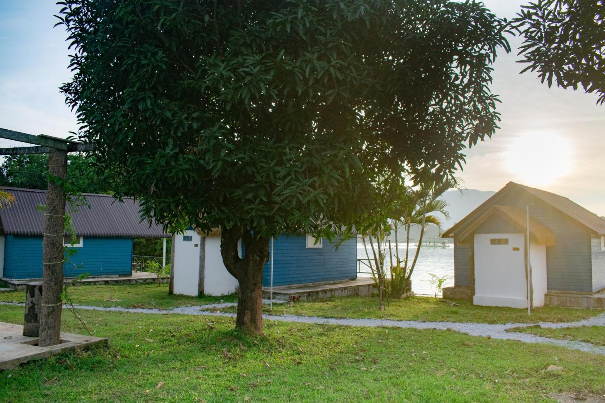 Sunset Nam Ngum Resort Vangviang Kültér fotó