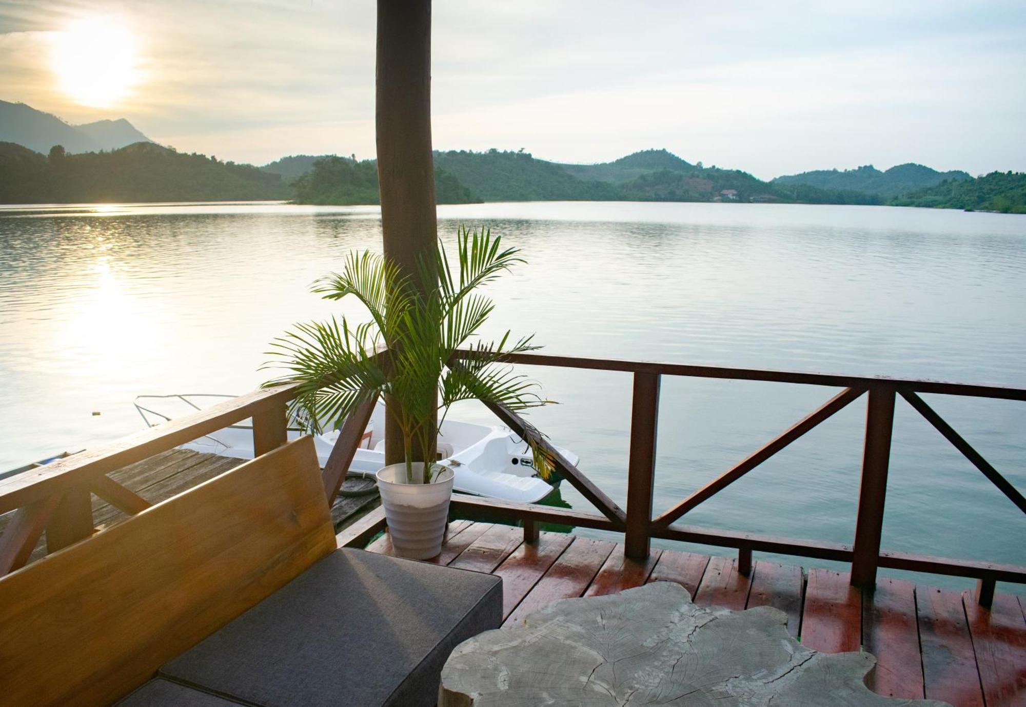 Sunset Nam Ngum Resort Vangviang Kültér fotó